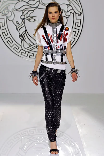 Look 30